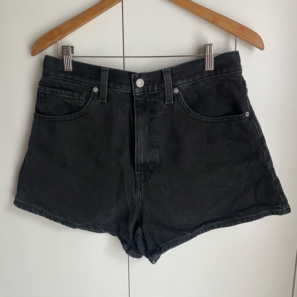 Levi’s High-Waisted Mom Jean Shorts